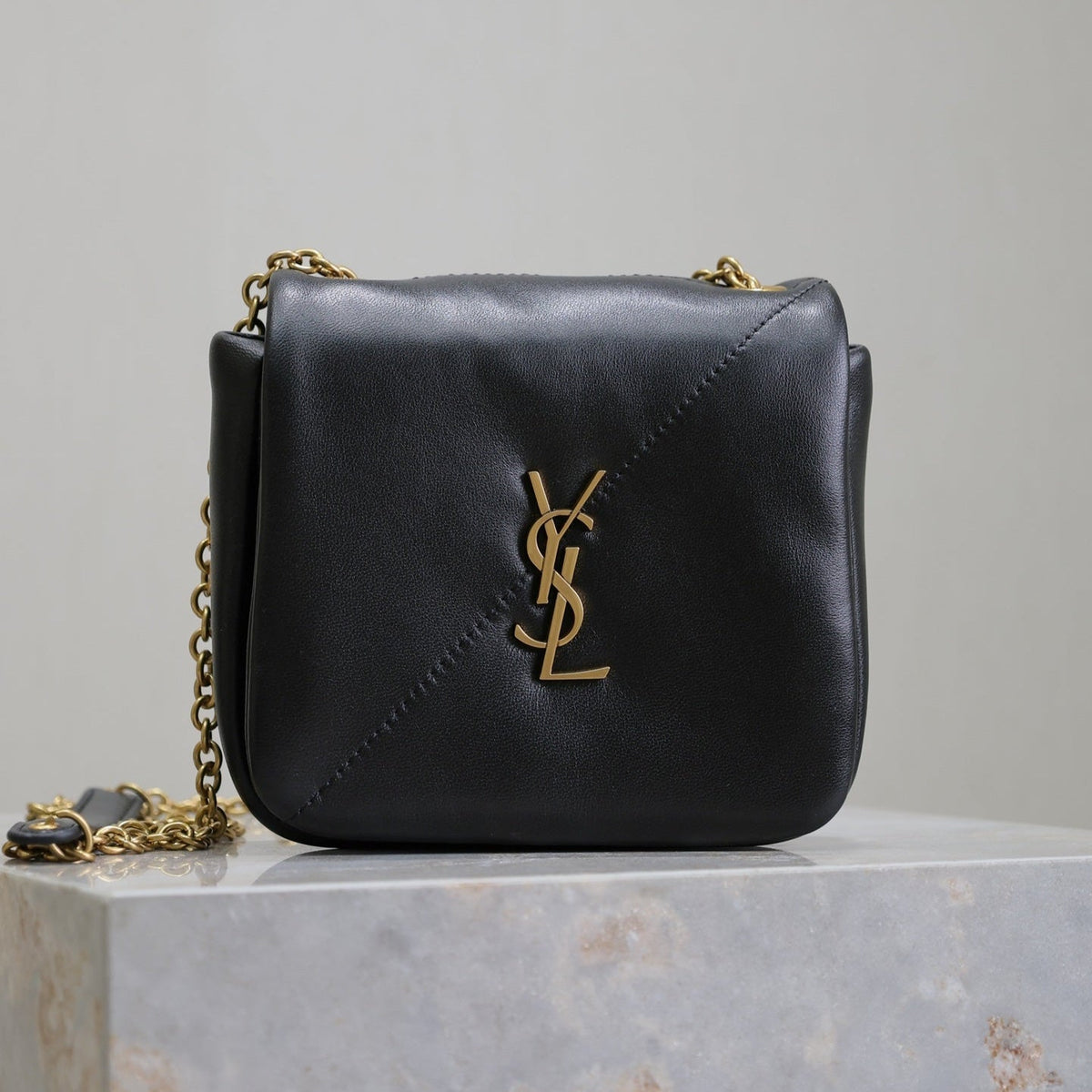 YSL 25S JAMIE CUBE 16 IN BLACK CALFSKIN