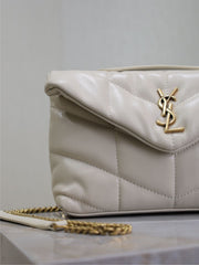 YSL 25S LOULOU PUFFER MINI 23 IN BLANC VINTAGE CALFSKIN GOLD HARDWARE