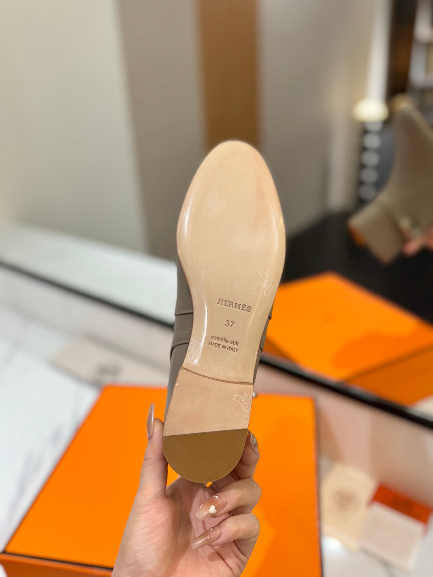 HM 26S NEO ANKLE BOOTS IN GREYISH BEIGE CALFSKIN