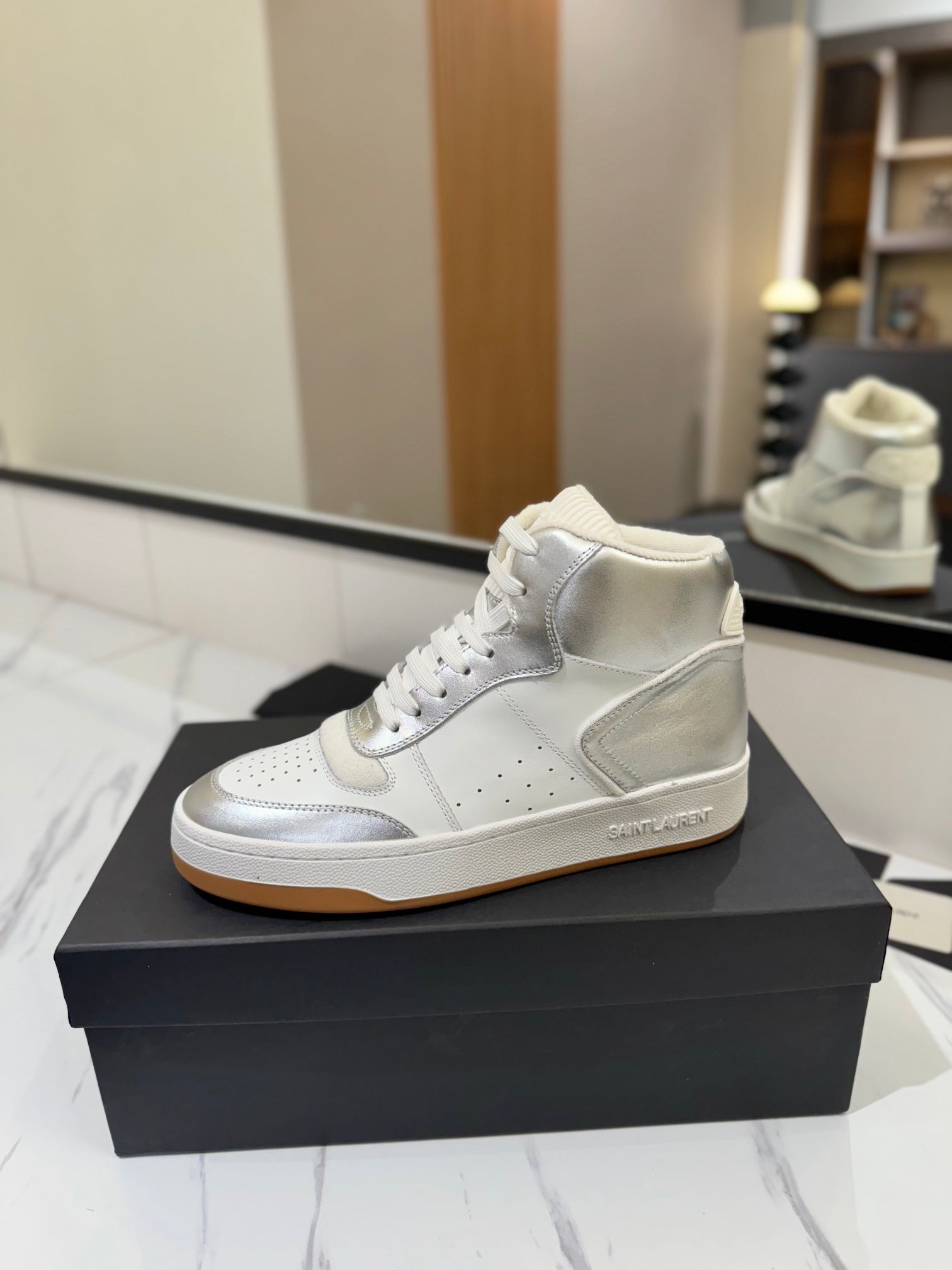 MID-TOP SNEAKERS IN SILVER MIX WHITE LAMBSKIN