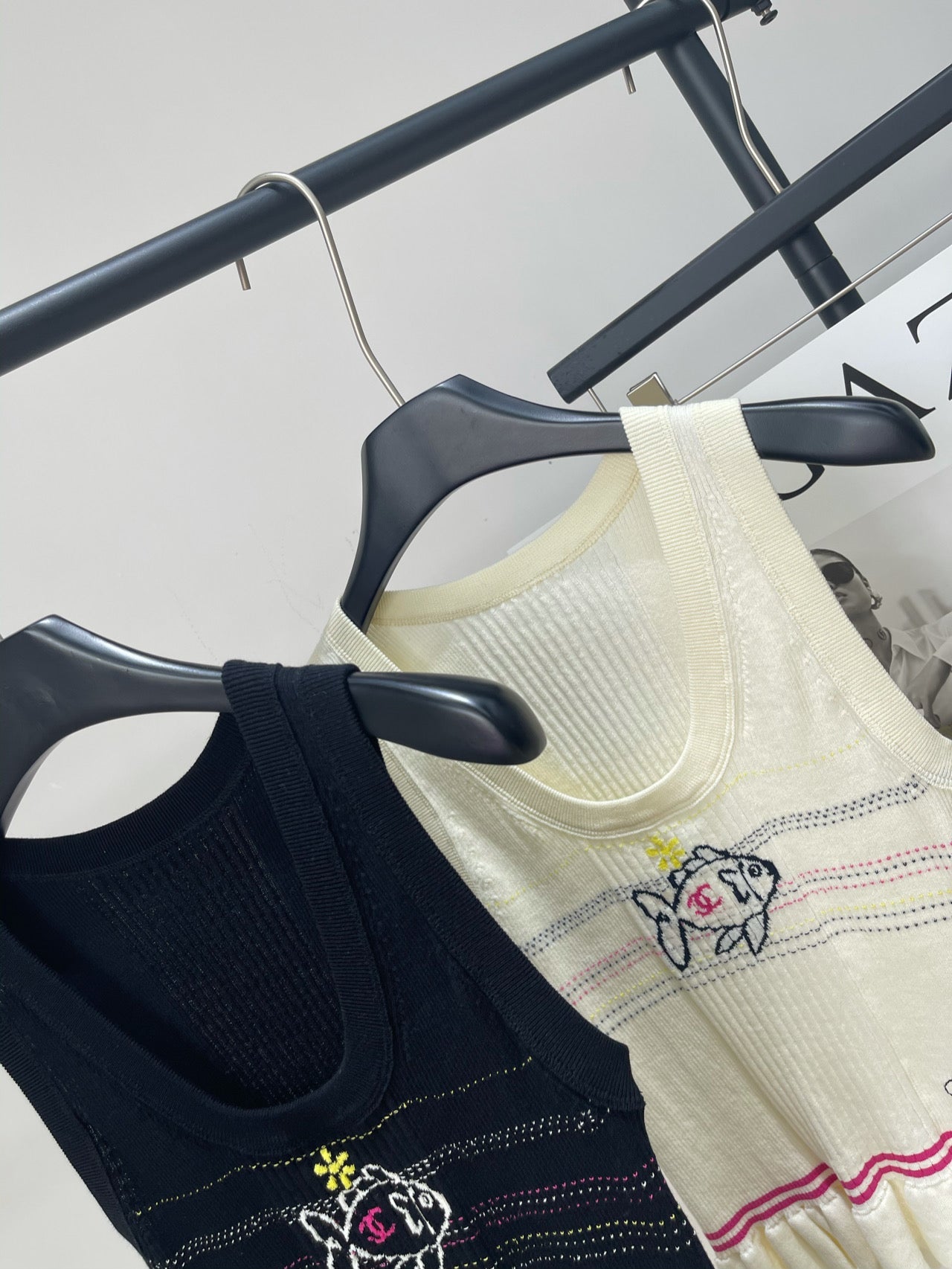 CHANEL SLEEVELESS KNIT TOP 273202