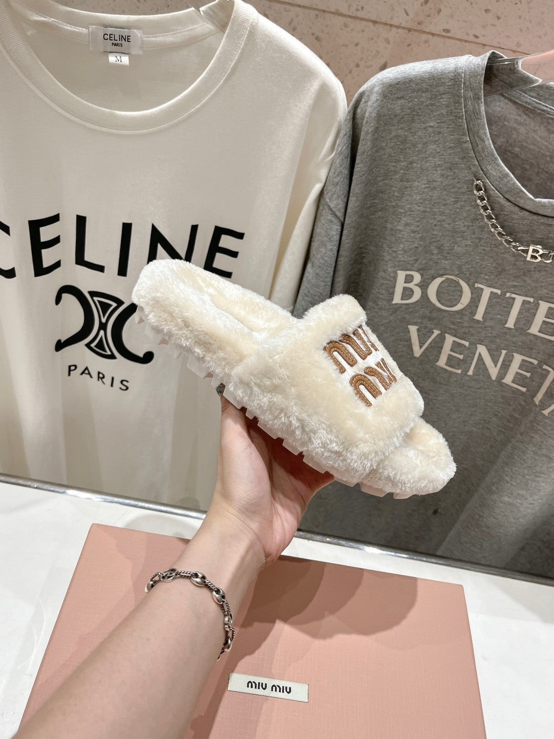 MIUMIU 26S FLAT SLIDES IN CREAM BEIGE SHEARLING