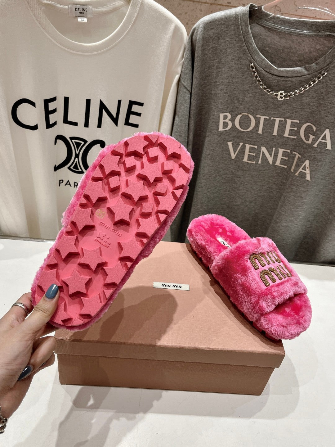 MIUMIU 26S FLAT SLIDES IN PINK SHEARLING