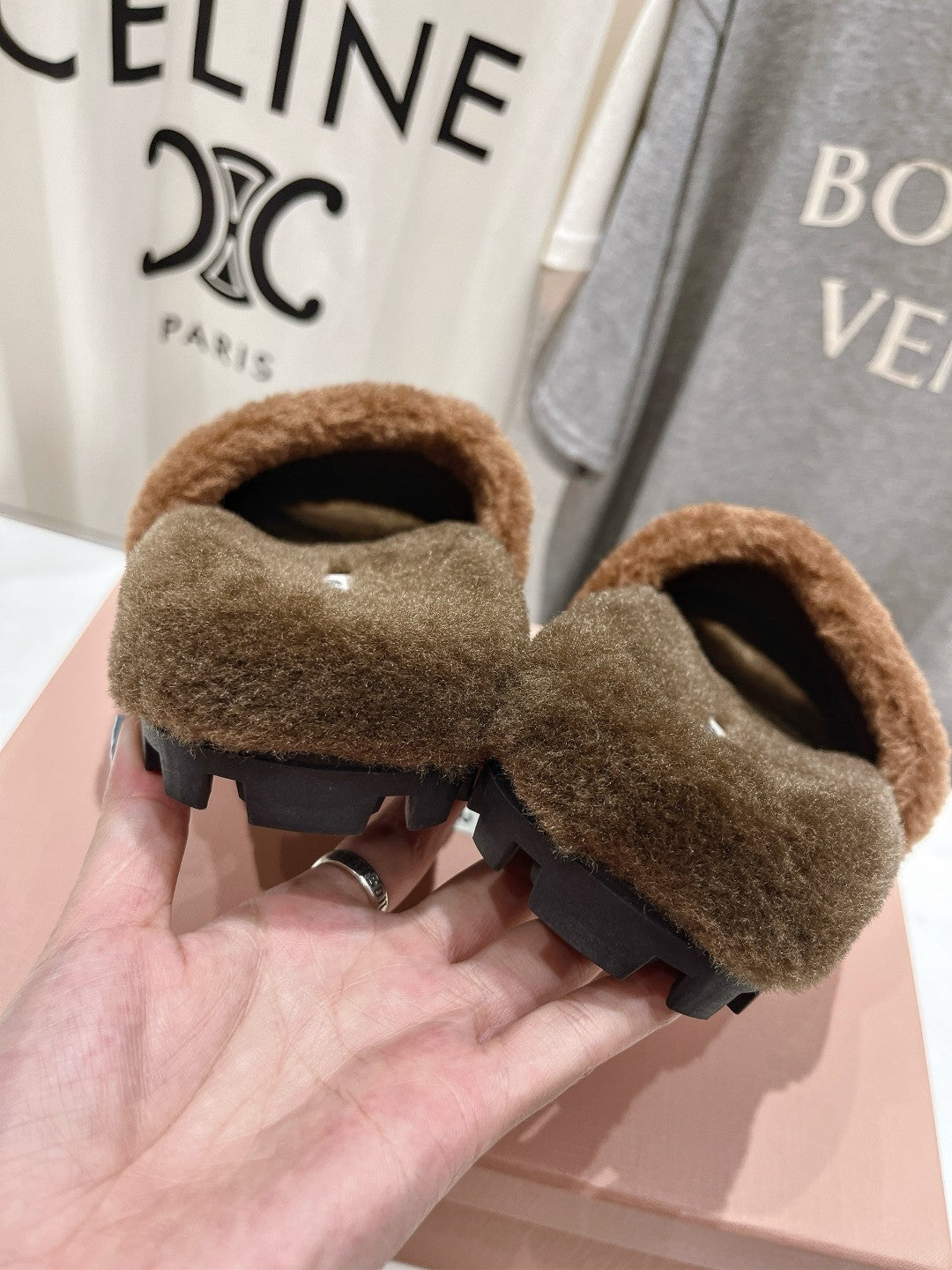 MIUMIU 26S FLAT SLIDES IN BROWN SHEARLING