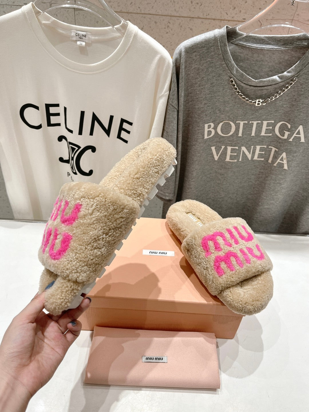 MIUMIU 26S SANDALS IN LIGHT BEIGE SHEARLING WITH LOGO LETTERING