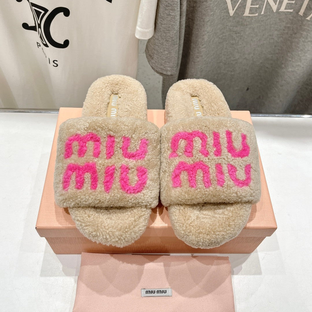 MIUMIU 26S SANDALS IN LIGHT BEIGE SHEARLING WITH LOGO LETTERING