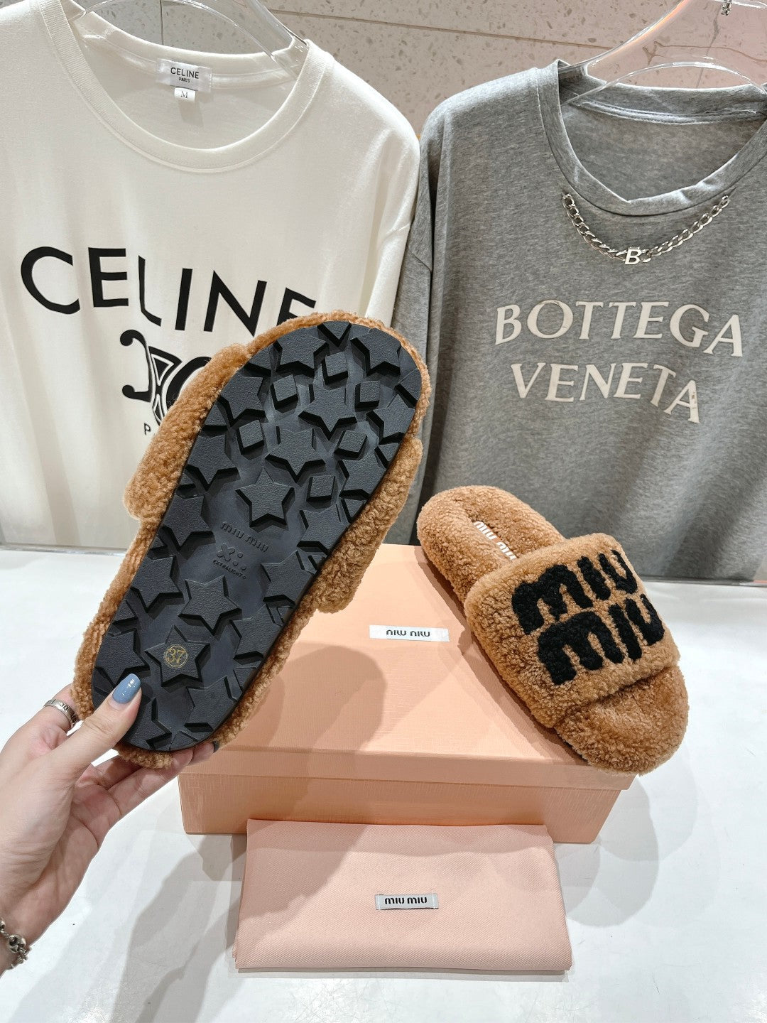 MIUMIU 26S SANDALS IN LIGHT BROWN SHEARLING WITH LOGO LETTERING