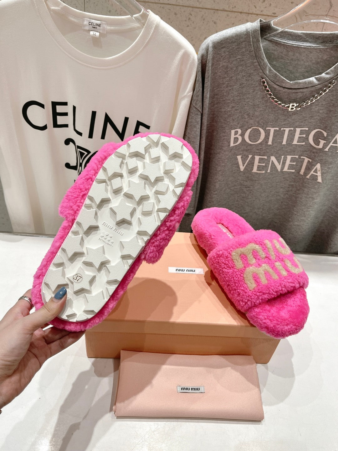 MIUMIU 26S SANDALS IN PINK SHEARLING WITH LOGO LETTERING