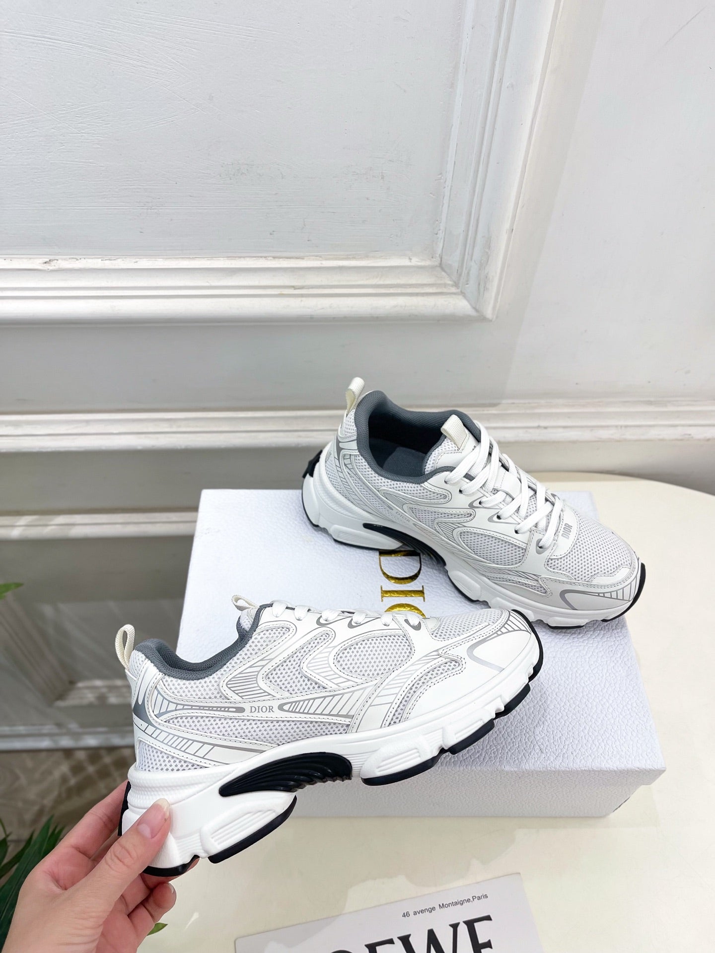 DIOR 26S SNEAKER IN WHITE GREY CALFSKIN AND MESH FABRIC