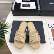 CHANEL 26S FLAT SANDALS IN BEIGE LAMBSKIN CHARM-DECORATED
