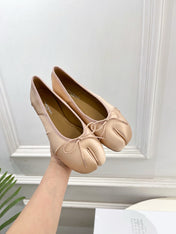 LOEWE 26S SPLIT-TOE BALLET FLATS IN NUDE PINK SILK