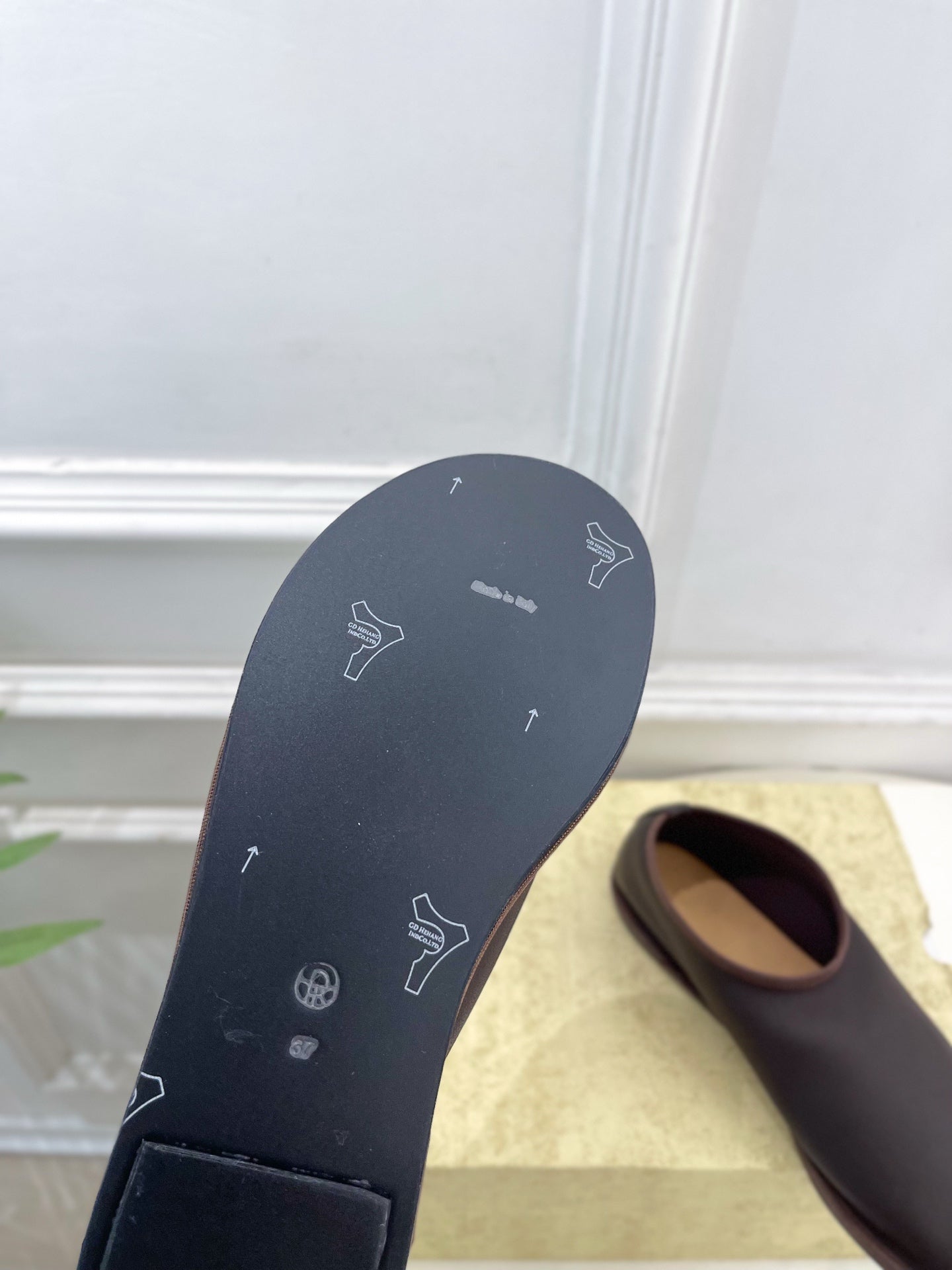 THE ROW 26S SLIP-ON FLATS IN DARK BROWN NAPPA CALFSKIN