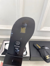 CHANEL 26S THONG SANDALS IN BLACK LAMBSKIN WITH GOLD TONE CC LOGO
