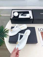 CHANEL 26S THONG SANDALS IN WHITE LAMBSKIN WITH GOLD TONE CC LOGO
