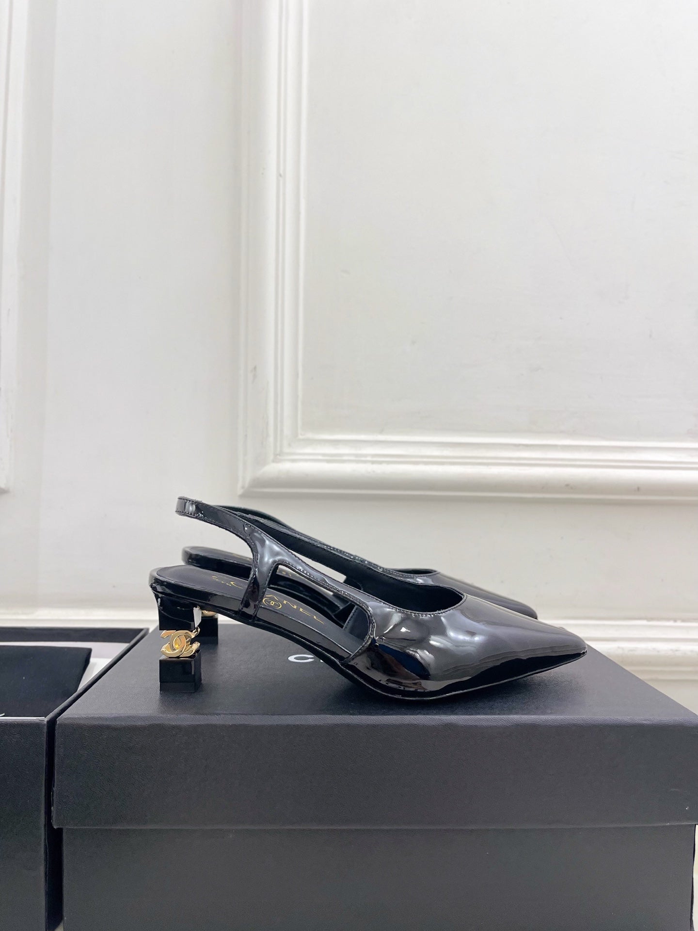 CHANEL 26S POINTED TOE HIGH HEELS 55 MM IN BLACK PATENT LAMBSKIN
