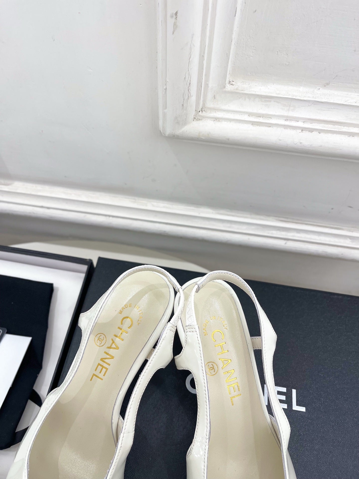 CHANEL 26S POINTED TOE HIGH HEELS 55 MM IN WHITE PATENT LAMBSKIN