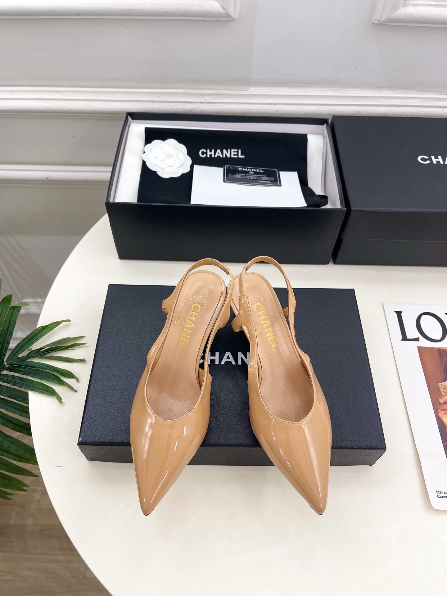 CHANEL 26S POINTED TOE HIGH HEELS 55 MM IN BEIGE PATENT LAMBSKIN