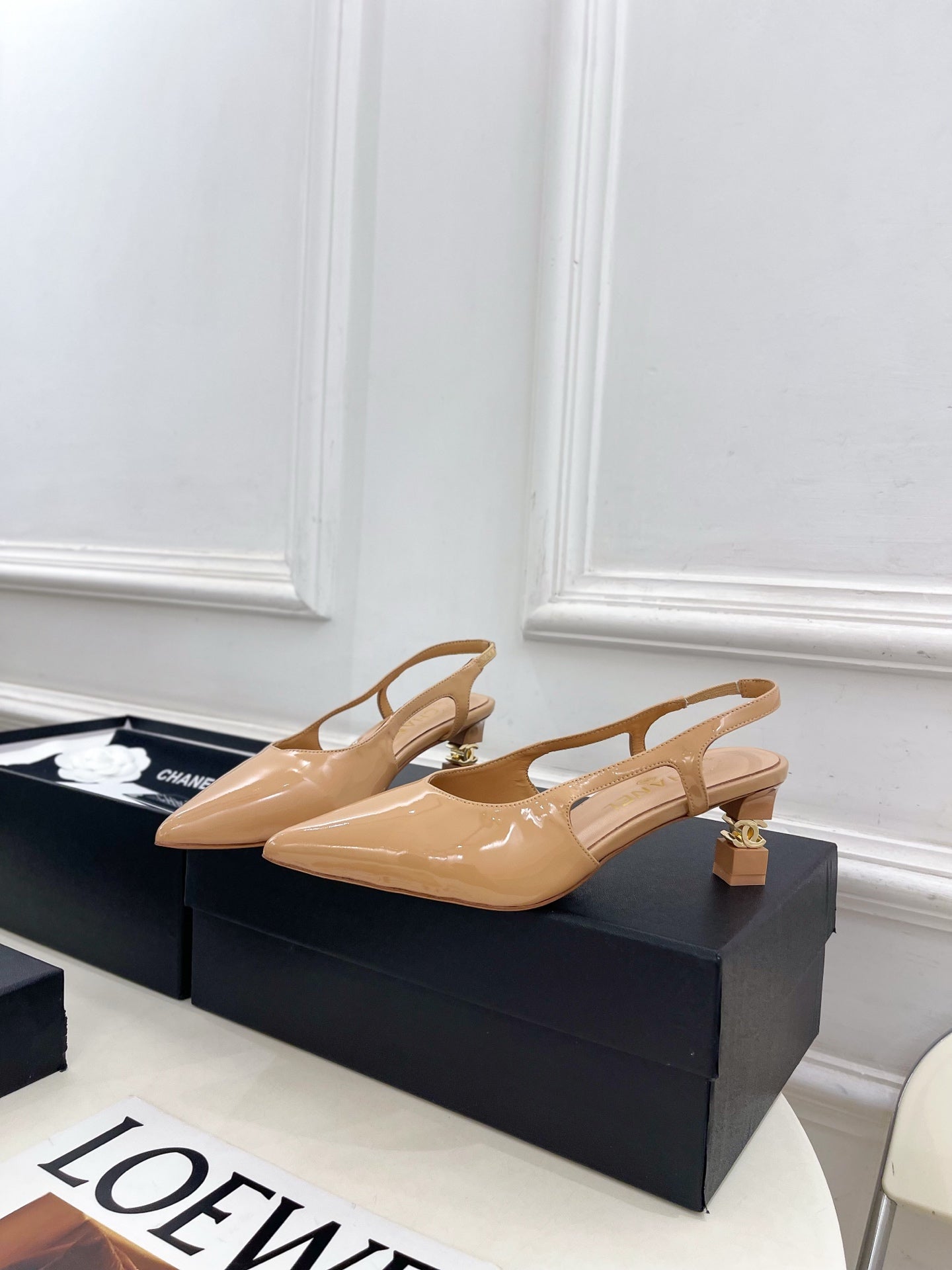 CHANEL 26S POINTED TOE HIGH HEELS 55 MM IN BEIGE PATENT LAMBSKIN