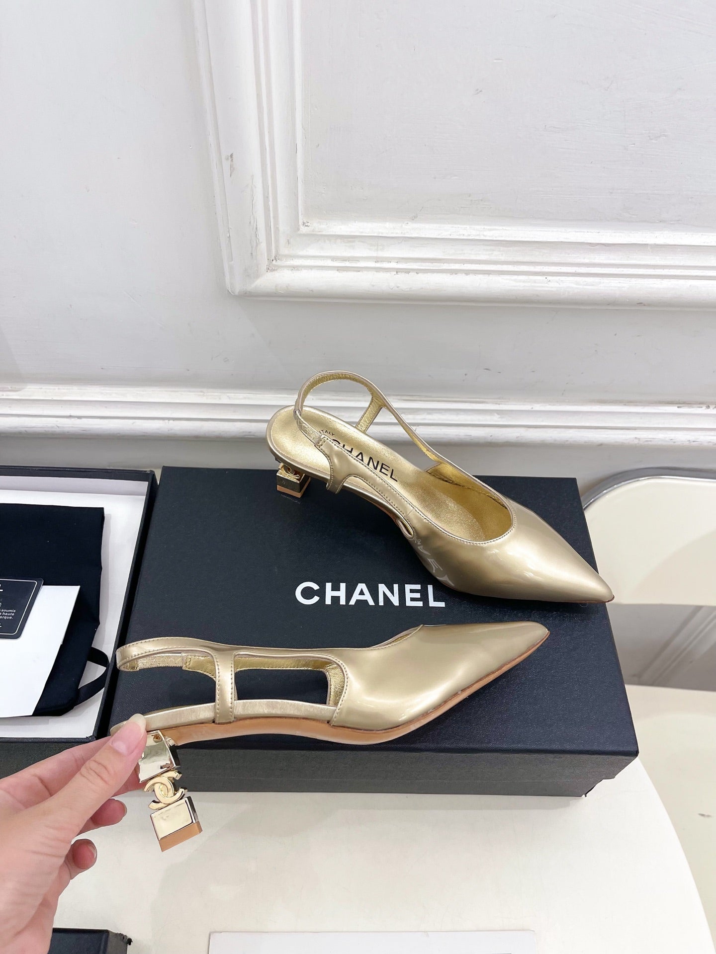 CHANEL 26S POINTED TOE HIGH HEELS 55 MM IN METALLIC GOLD LAMBSKIN