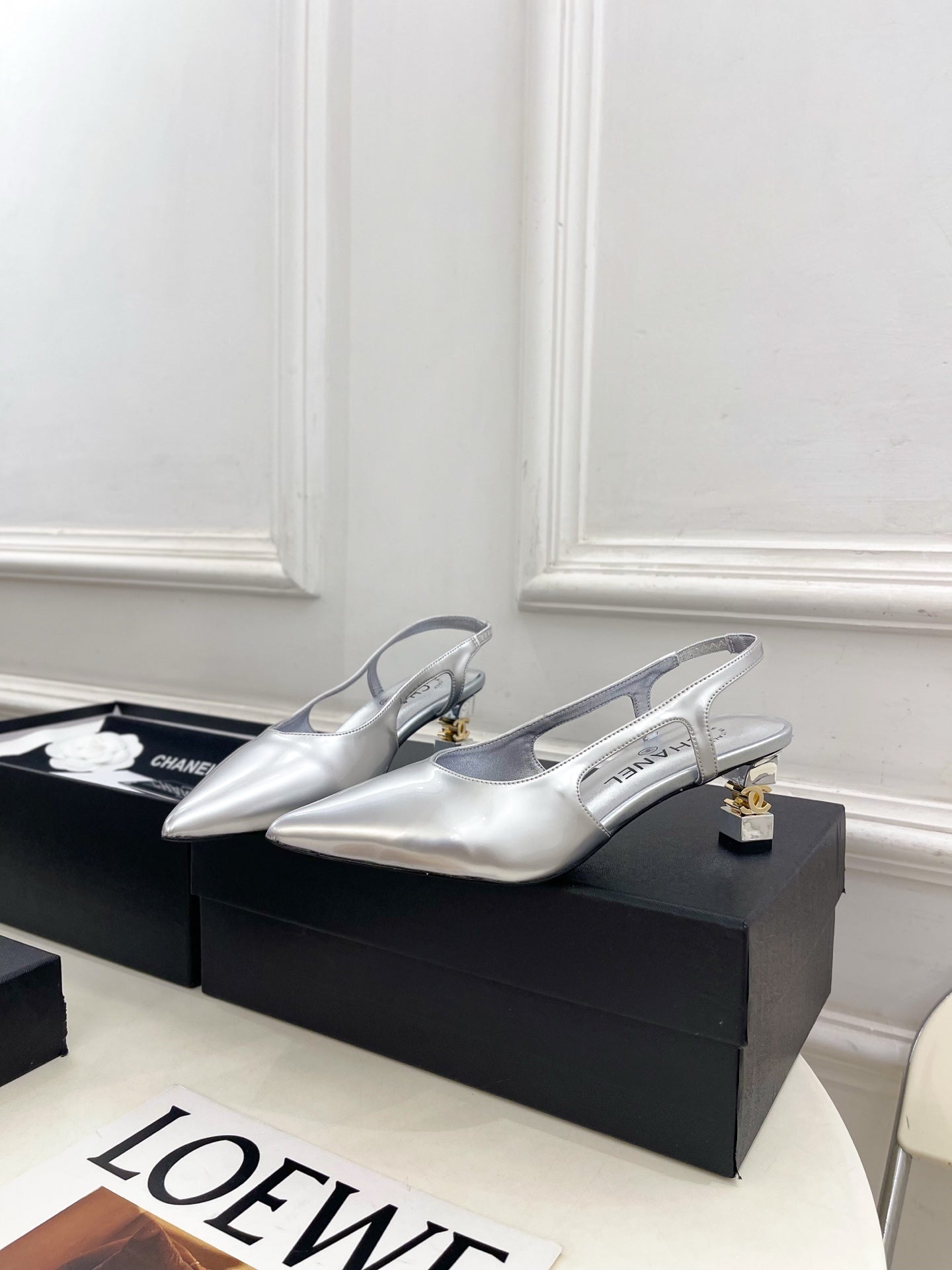 CHANEL 26S POINTED TOE HIGH HEELS 55 MM IN METALLIC SILVER LAMBSKIN