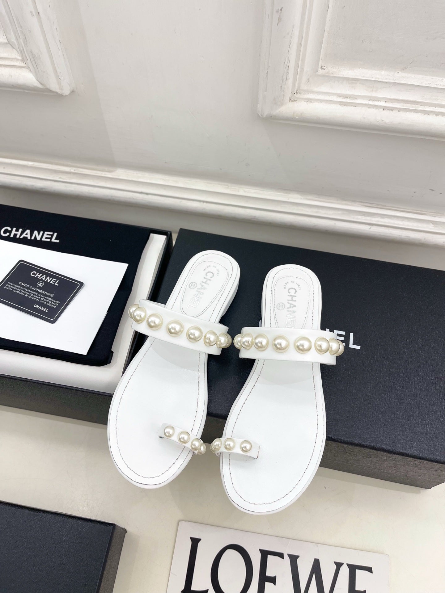 CHANEL 26S THONG SANDALS IN WHITE LAMBSKIN WITH PEARL EMBELLISHMENTS