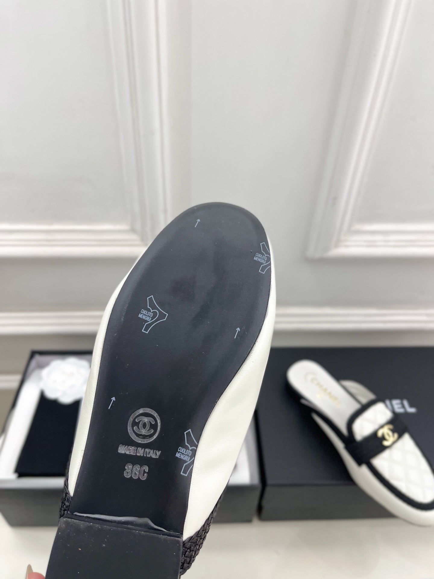 CHANEL 26S MULES IN WHITE LAMBSKIN AND BLACK FABRIC