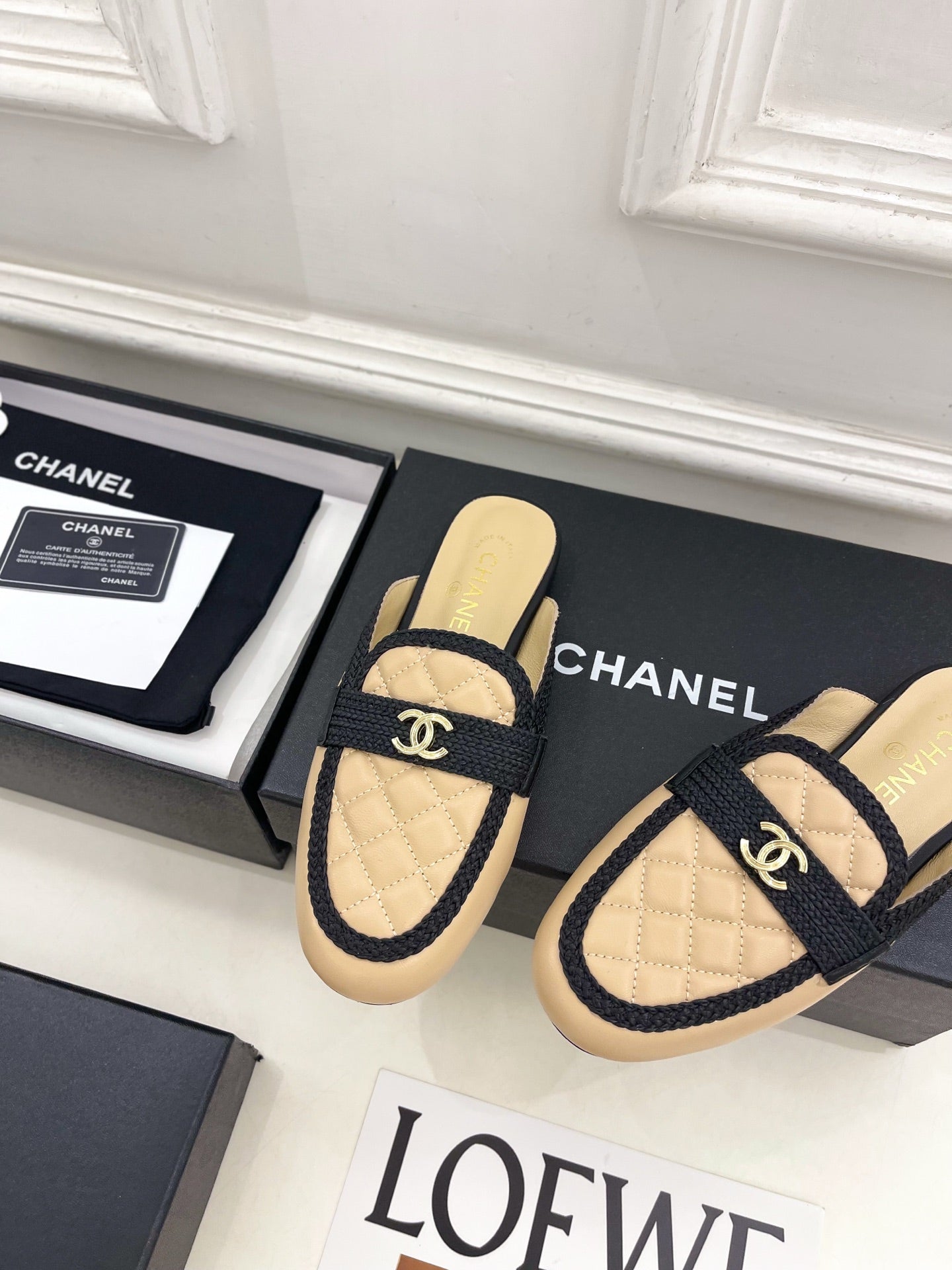 CHANEL 26S MULES IN BEIGE LAMBSKIN AND BLACK FABRIC