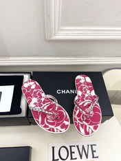 CHANEL 26S THONG SANDALS IN PINK AND WHITE FLORAL PRINT FABRIC