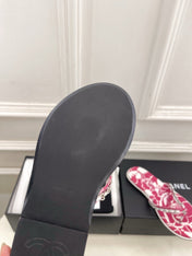 CHANEL 26S THONG SANDALS IN PINK AND WHITE FLORAL PRINT FABRIC