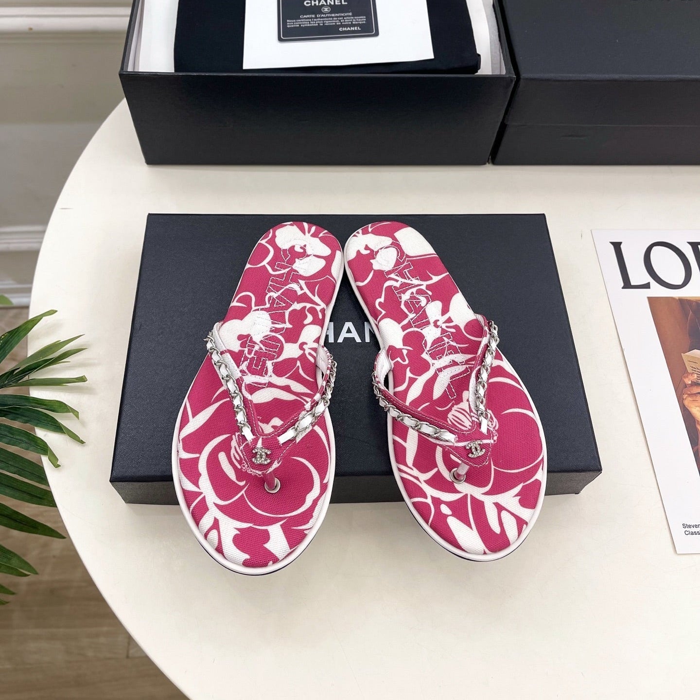 CHANEL 26S THONG SANDALS IN PINK AND WHITE FLORAL PRINT FABRIC