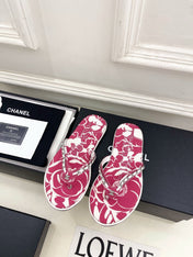 CHANEL 26S THONG SANDALS IN PINK AND WHITE FLORAL PRINT FABRIC