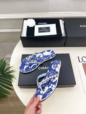 CHANEL 26S THONG SANDALS IN BLUE AND WHITE FLORAL PRINT FABRIC