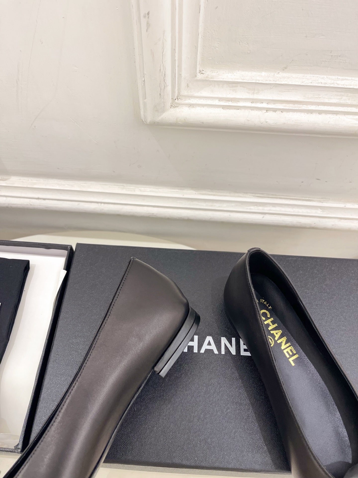 CHANEL 26S BALLET FLATS IN BLACK LAMBSKIN WITH FLOWER EMBELLISHMENT
