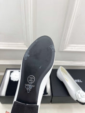 CHANEL 26S BALLET FLATS IN WHITE LAMBSKIN WITH FLOWER EMBELLISHMENT