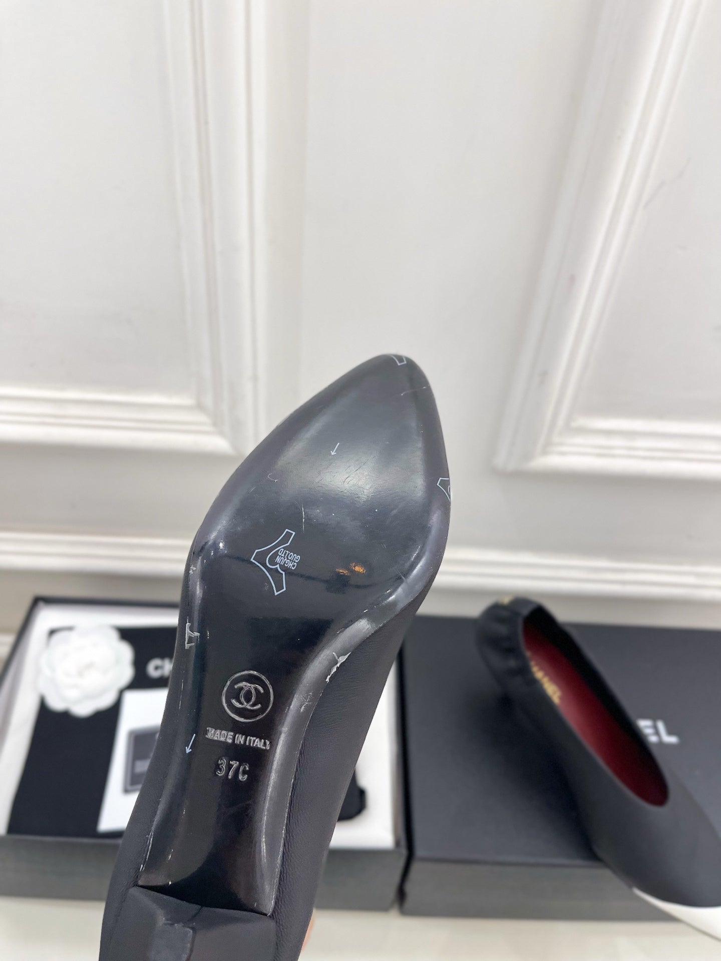 CHANEL 26S SQUARE TOE PUMPS 50 MM IN BLACK LAMBSKIN WITH WHITE TOE CAP