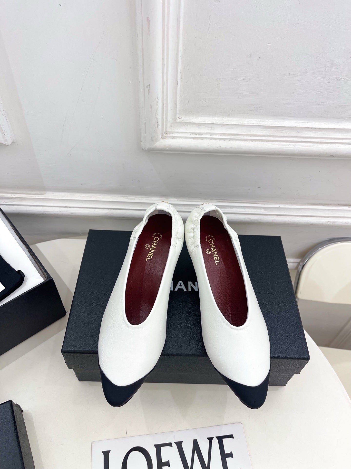 CHANEL 26S SQUARE TOE PUMPS 50 MM IN WHITE LAMBSKIN WITH BLACK TOE CAP