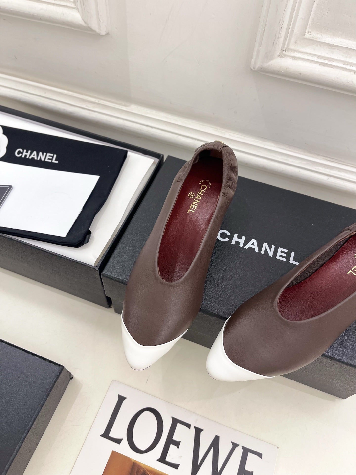 CHANEL 26S SQUARE TOE PUMPS 50 MM IN DARK BROWN LAMBSKIN WITH BLACK TOE CAP