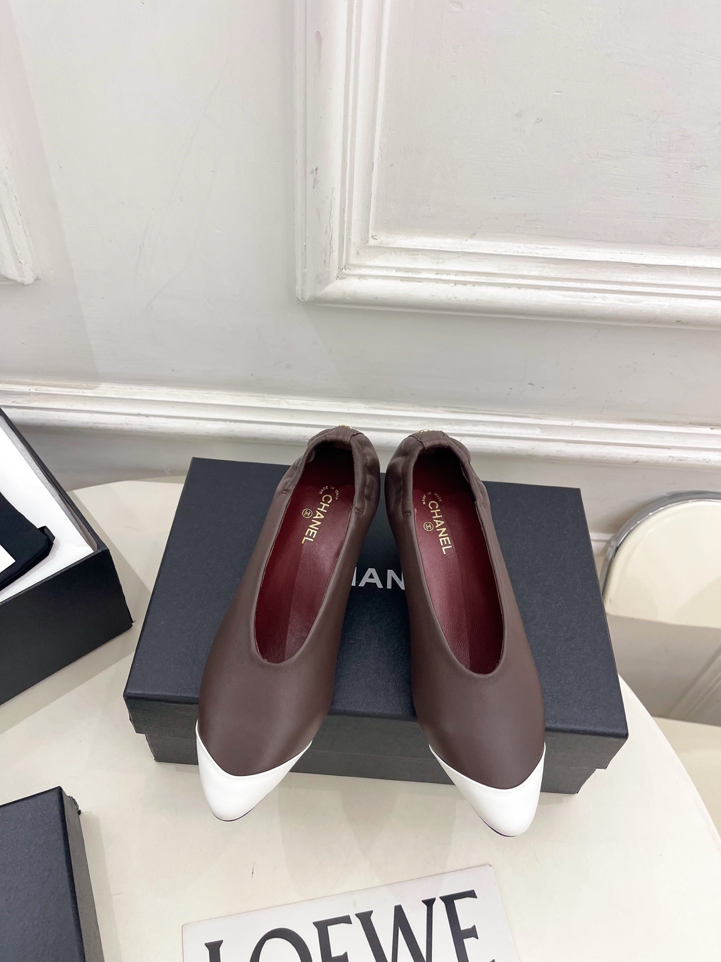 CHANEL 26S SQUARE TOE PUMPS 50 MM IN DARK BROWN LAMBSKIN WITH BLACK TOE CAP