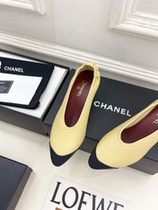 CHANEL 26S SQUARE TOE PUMPS 50 MM IN LIGHT YELLOW LAMBSKIN WITH BLACK TOE CAP