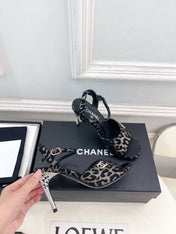 CHANEL 26S HIGH HEEL SLINGBACK SANDALS 90 MM IN BLACK LAMBSKIN AND BEIGE LEOPARD PRINT