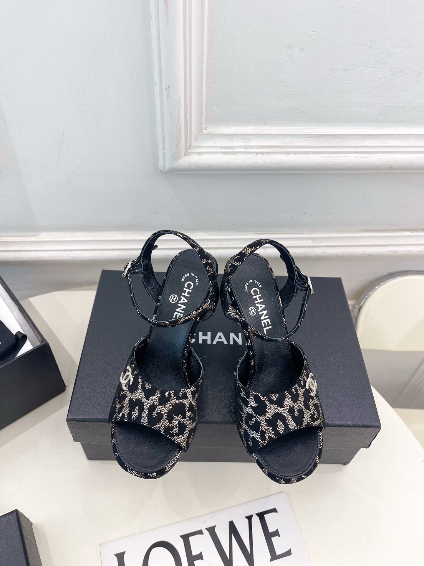 CHANEL 26S HIGH HEEL SLINGBACK SANDALS 90 MM IN BLACK LAMBSKIN AND BEIGE LEOPARD PRINT