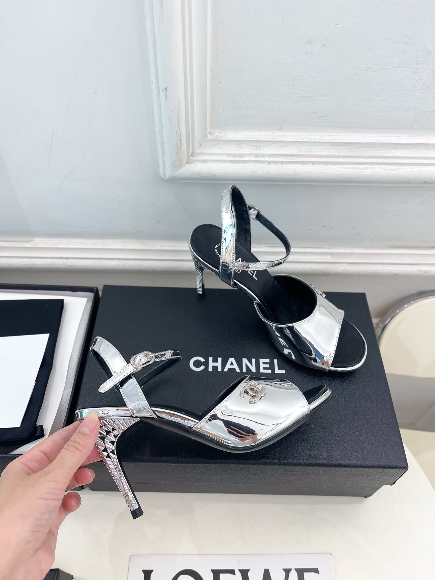 CHANEL 26S HIGH HEEL SLINGBACK SANDALS 90 MM IN SILVER LAMBSKIN WITH CC LOGO