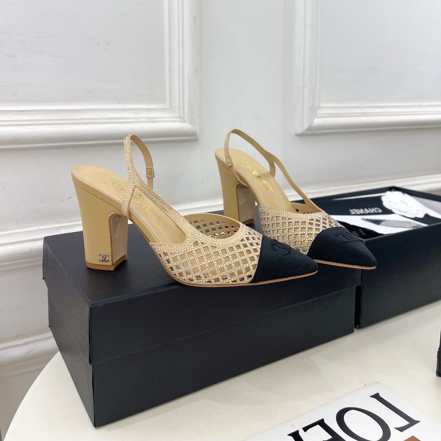 CHANEL 26S POINTED TOE HIGH HEEL SLINGBACK PUMPS 90 MM IN BEIGE MESH WITH BLACK TOE CAP