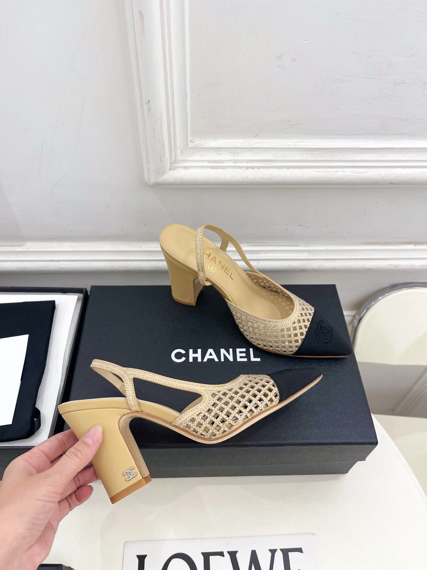 CHANEL 26S POINTED TOE HIGH HEEL SLINGBACK PUMPS 90 MM IN BEIGE MESH WITH BLACK TOE CAP