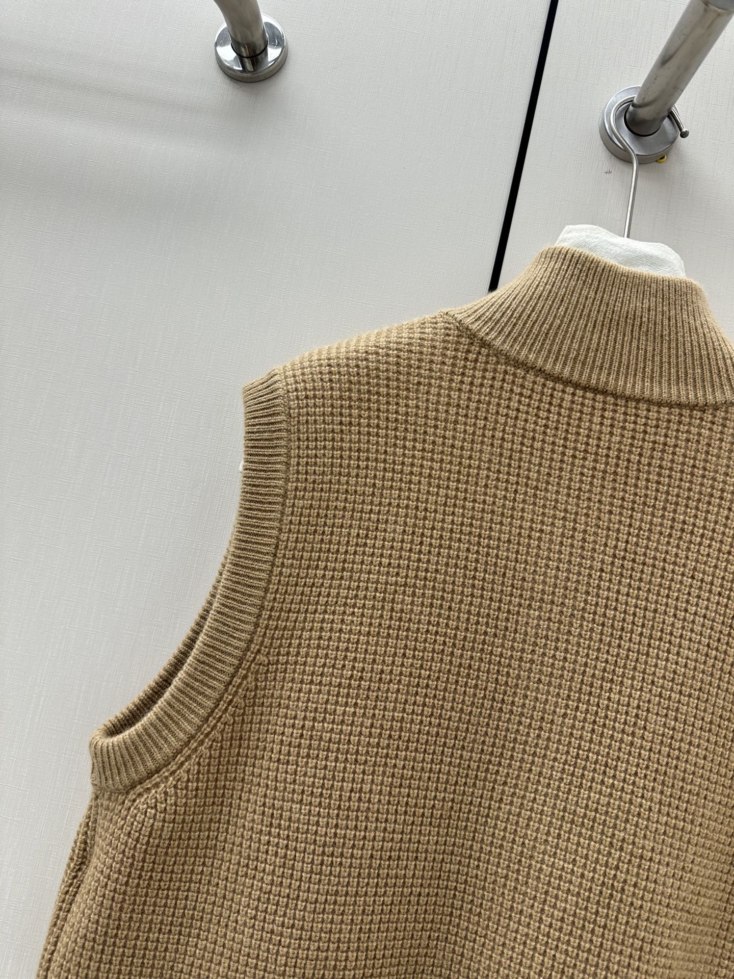 LORO PIANA 26S HIGH-NECK BUTTONED KNIT VEST 912