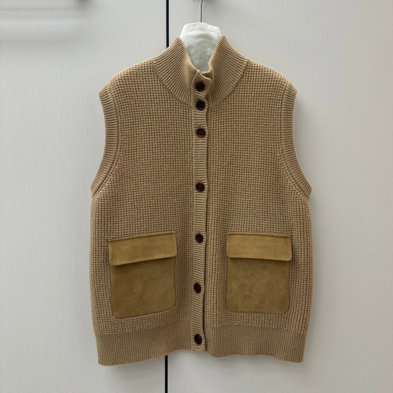 LORO PIANA 26S HIGH-NECK BUTTONED KNIT VEST 912