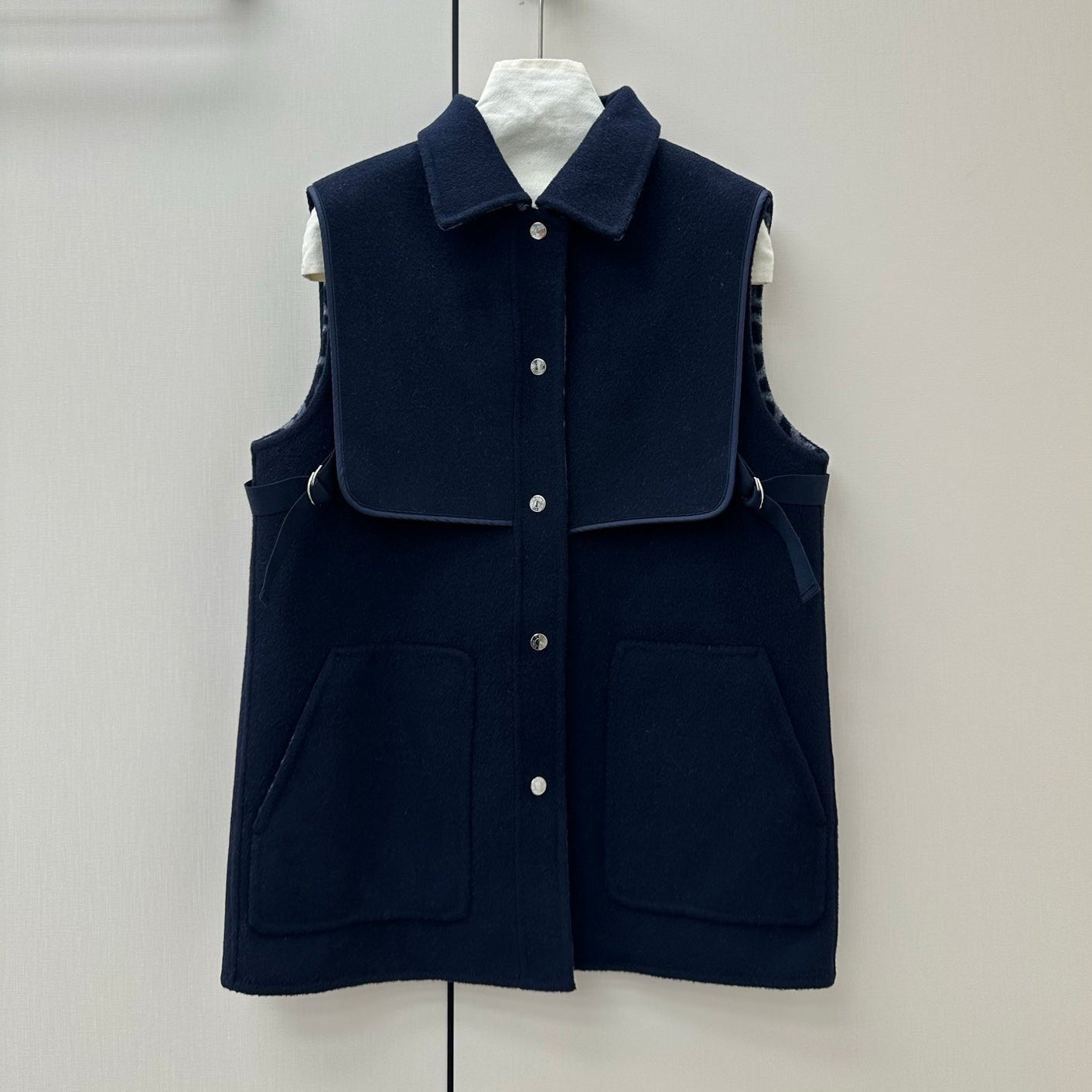 HERMES 26S SLEEVELESS JACKET 853
