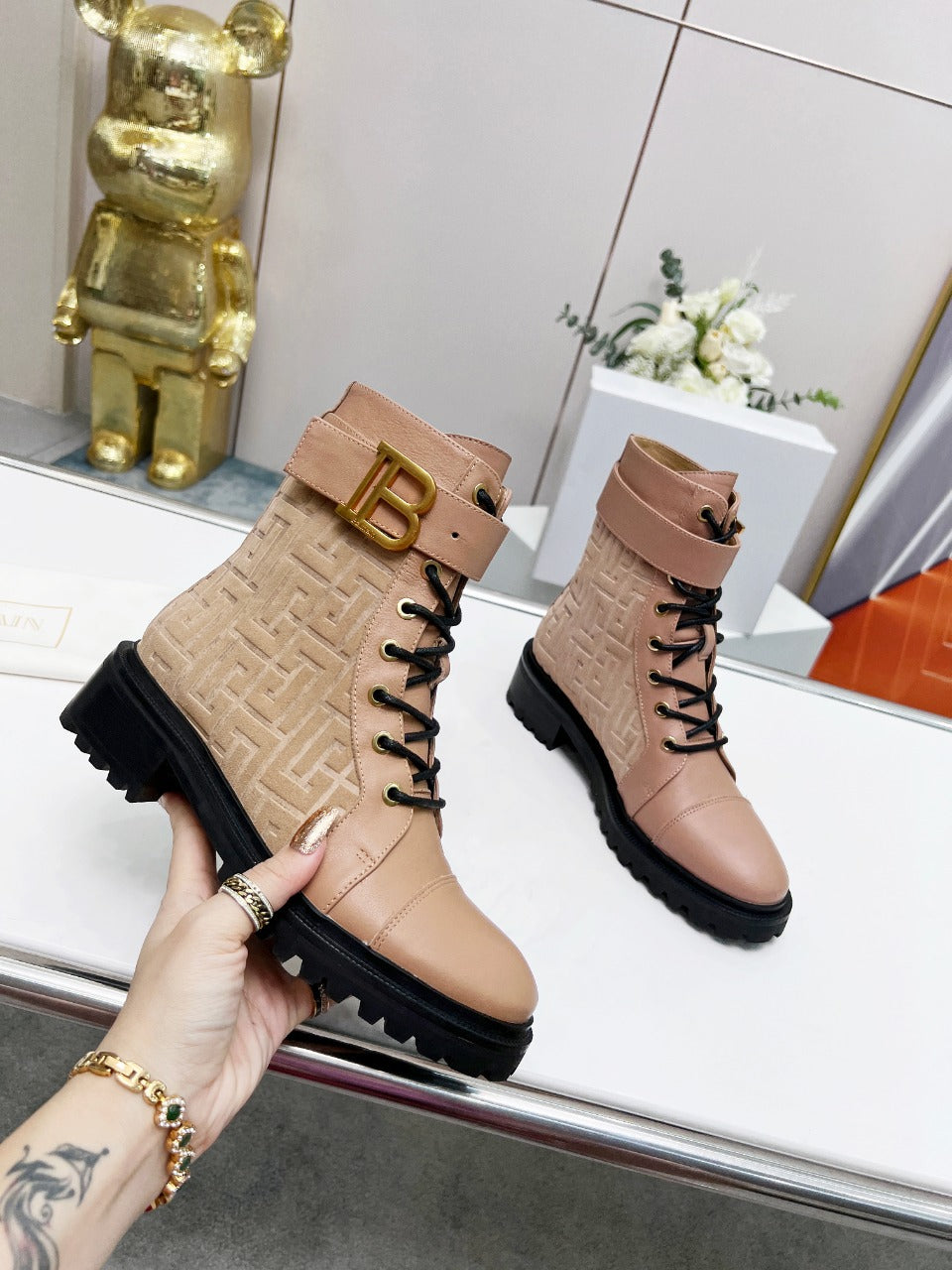 BALMAIN 26S BOOTS IN NUDE BEIGE CALFSKIN AND SUEDE